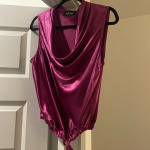 Fabrík Cowl Neck Top